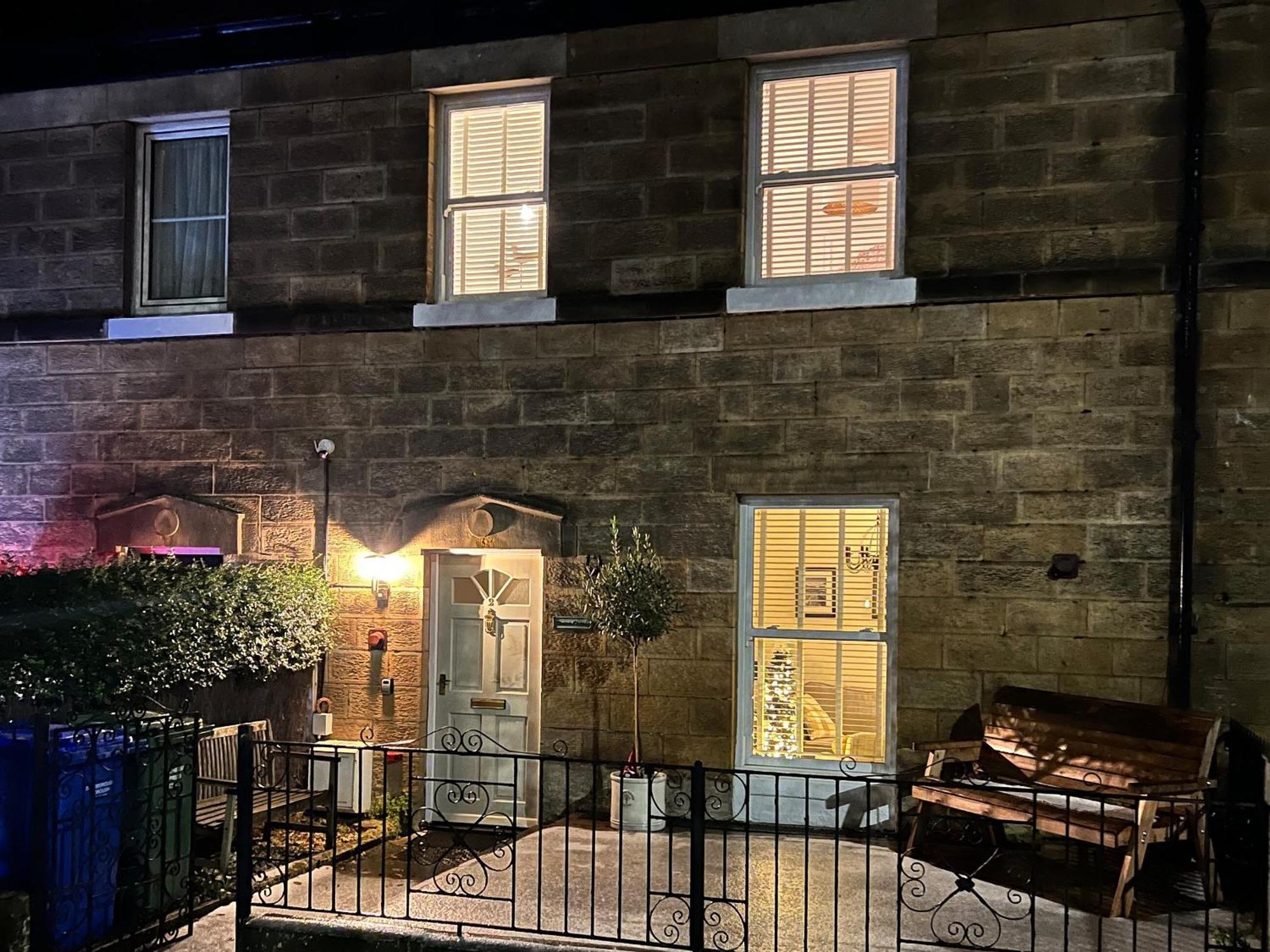 Darton Cottage Уитби Экстерьер фото